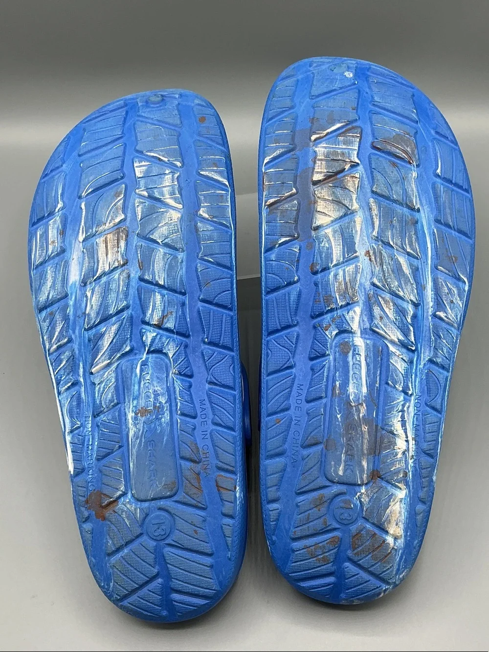 Rugged Shark Blue & White Marbled Slip-On Sandals, men’s size 13